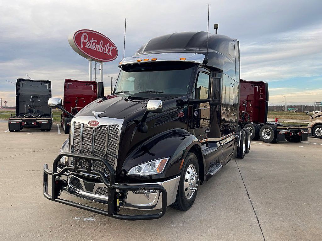2022 Peterbilt 579 For Sale | 80