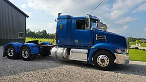 2016 Western Star 5700XE - Sleeper Truck 2016 Western Star 5700XE - Sleeper Truck