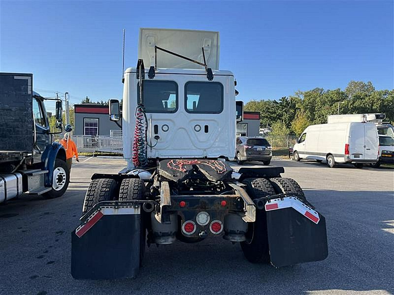 2020 Freightliner CASCADIA 125