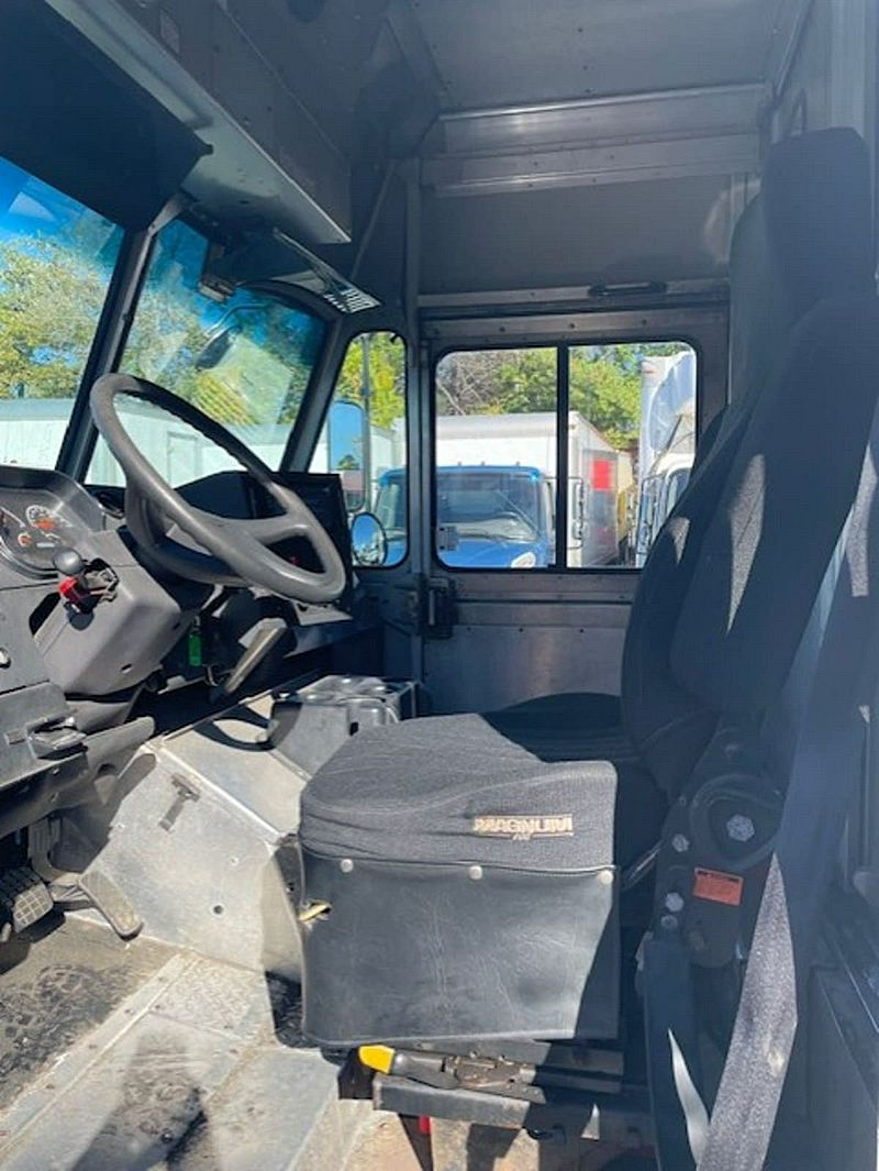 2017 Freightliner MT55
