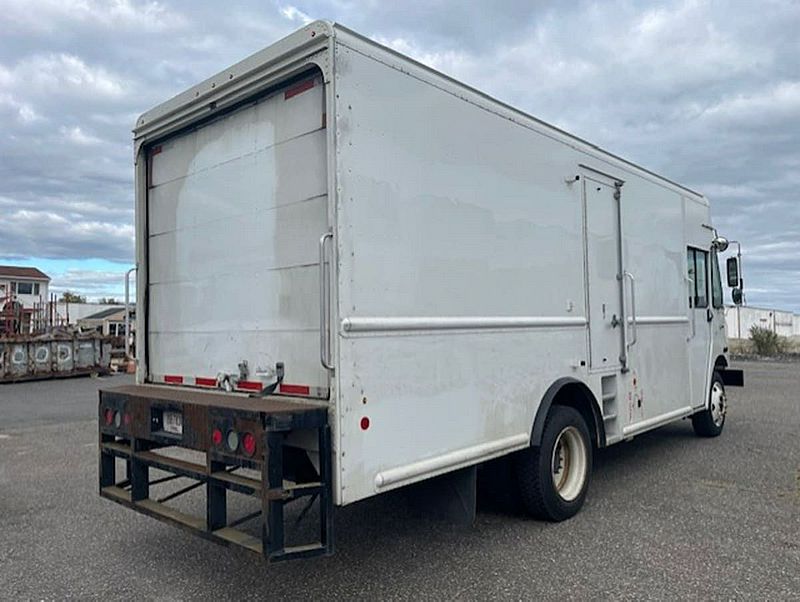 2017 Freightliner MT55