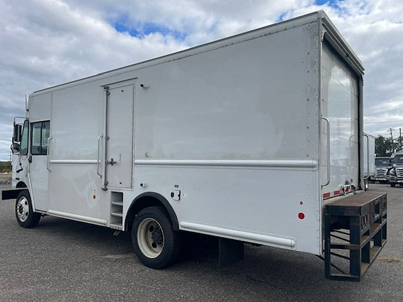 2017 Freightliner MT55