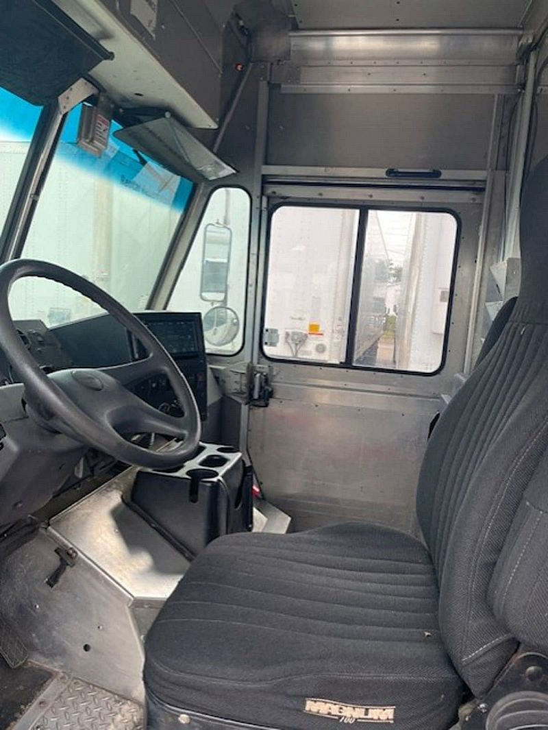 2017 Freightliner MT55