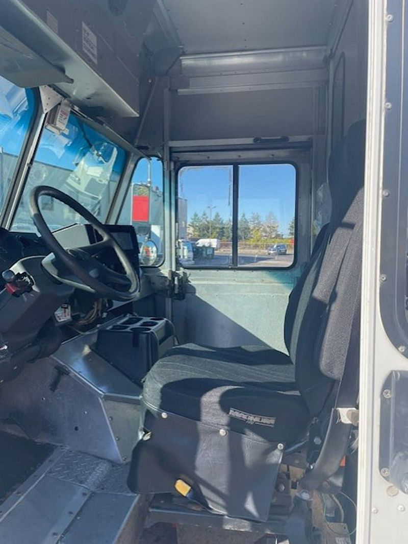 2017 Freightliner MT55