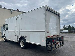 2017 Freightliner MT55