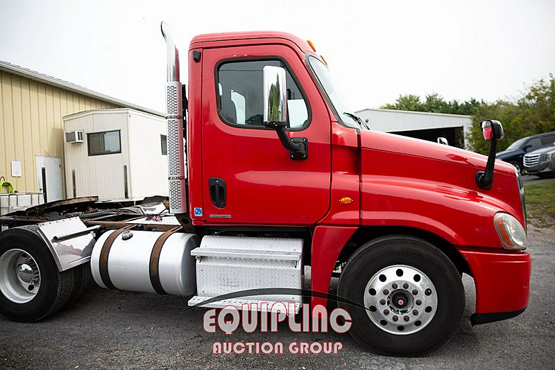 2011 Freightliner CASCADIA