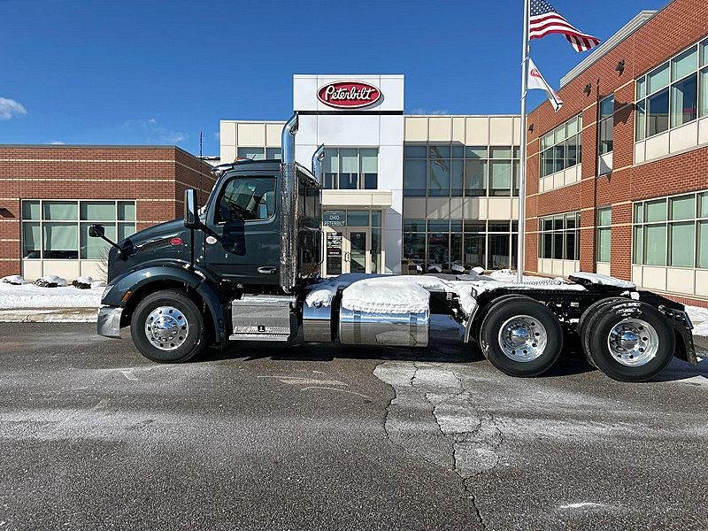 2026 Peterbilt 579