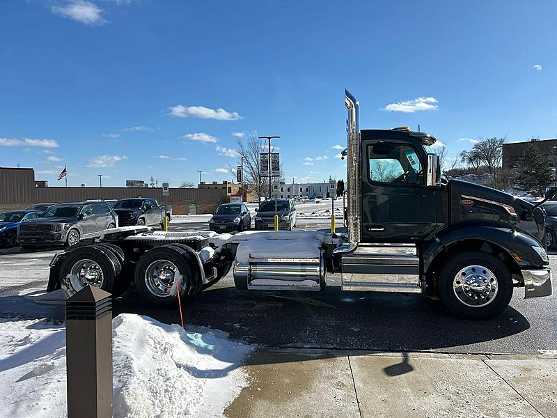 2026 Peterbilt 579