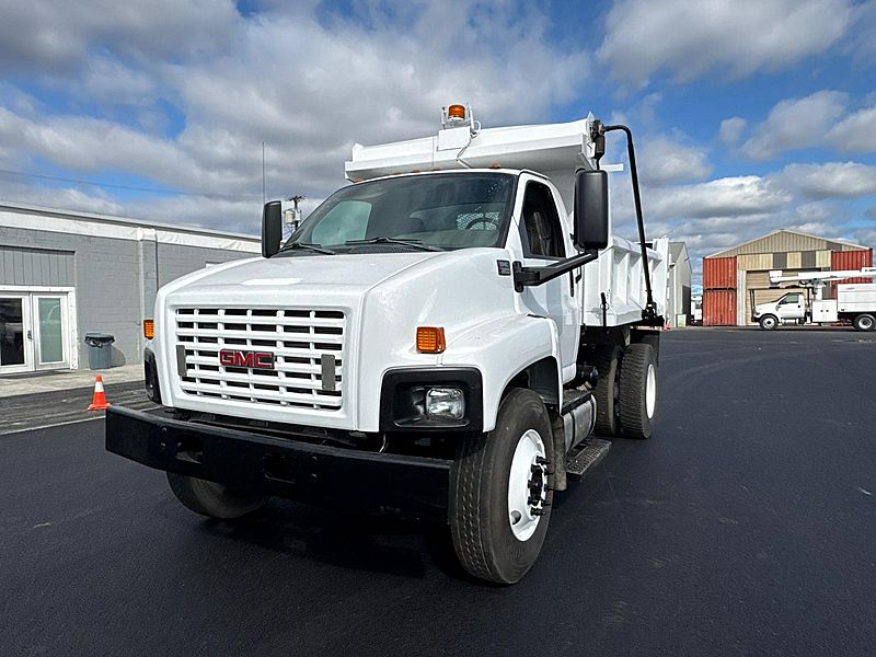 2006 GMC C8
