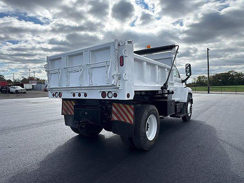2006 GMC C8