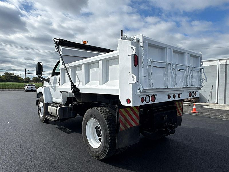 2006 GMC C8