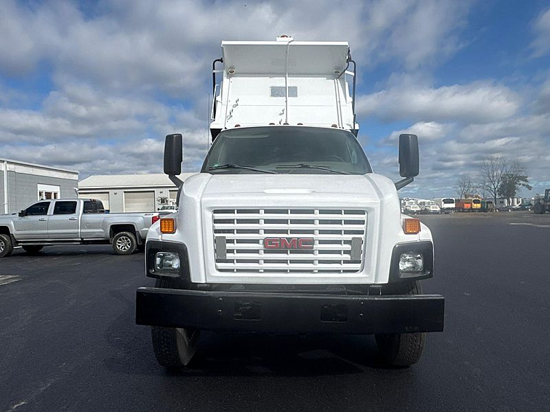 2006 GMC C8