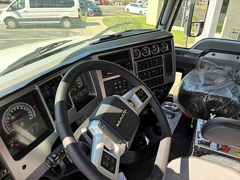 2026 Mack GR64F