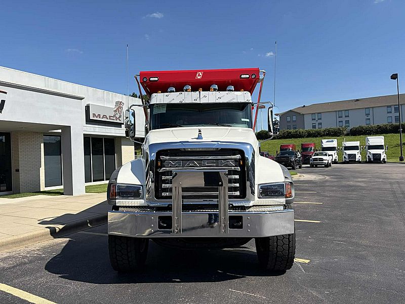 2026 Mack GR64F