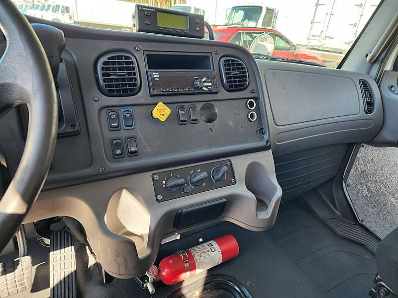 2020 Freightliner M2 106