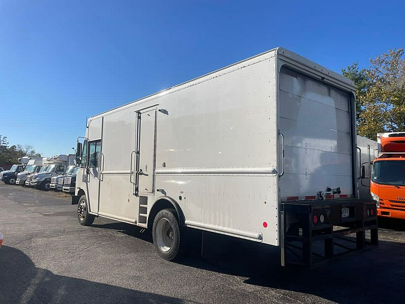 2017 Freightliner MT55