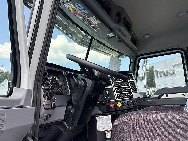 2025 Mack GR64F