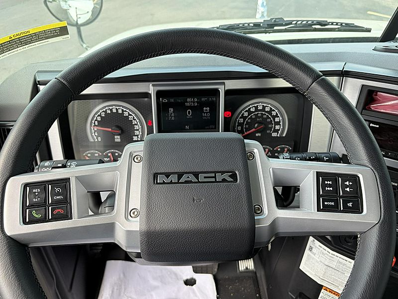 2025 Mack GR64F