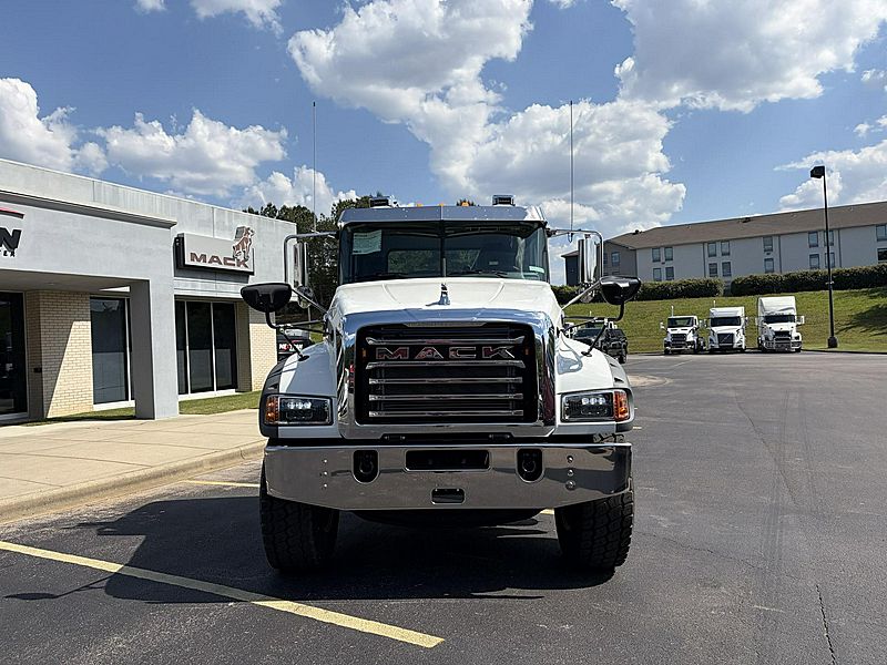 2025 Mack GR64F