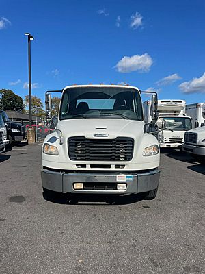 2016 Freightliner M2 106 - Day Cab