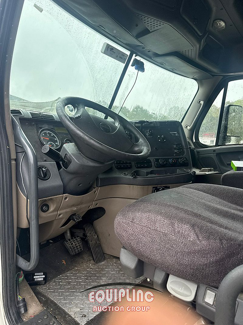 2017 Freightliner CASCADIA