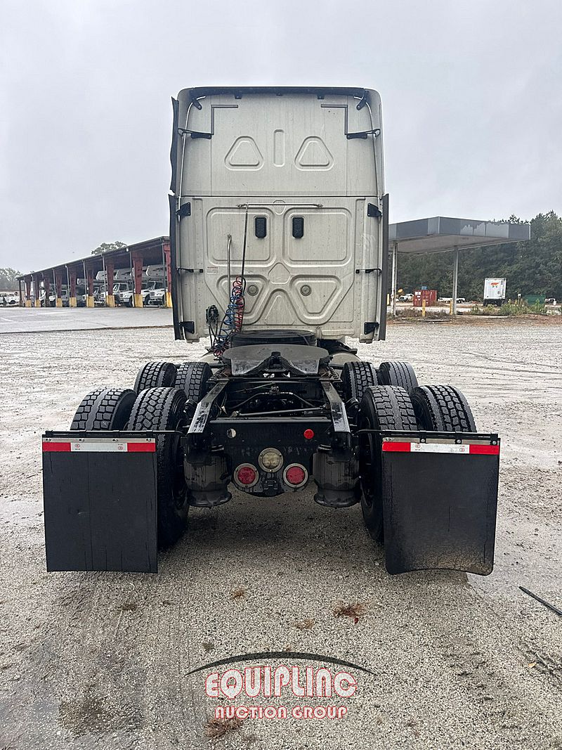 2017 Freightliner CASCADIA