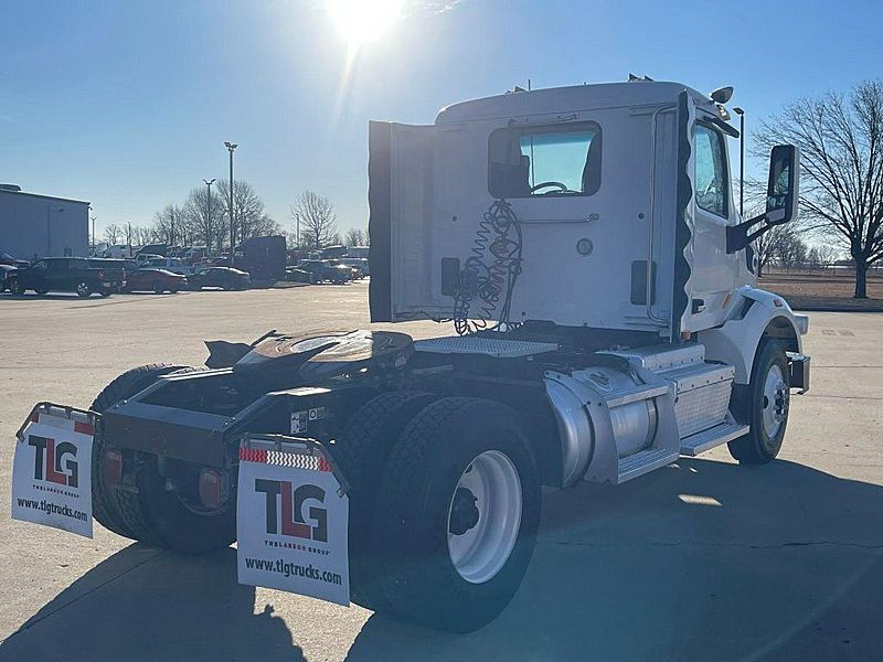 2015 Peterbilt 567