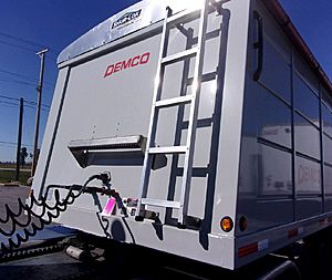 2026 DEMCO 24' STEEL - Trailer