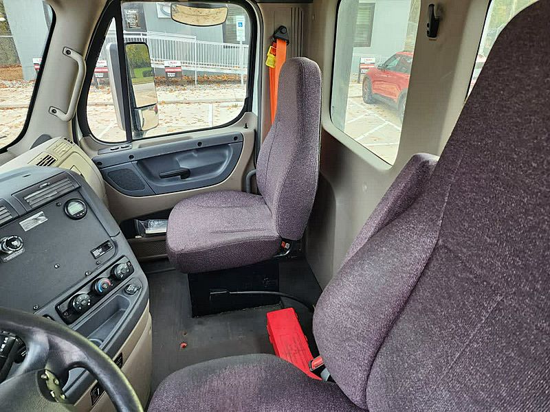 2018 Freightliner CASCADIA 113