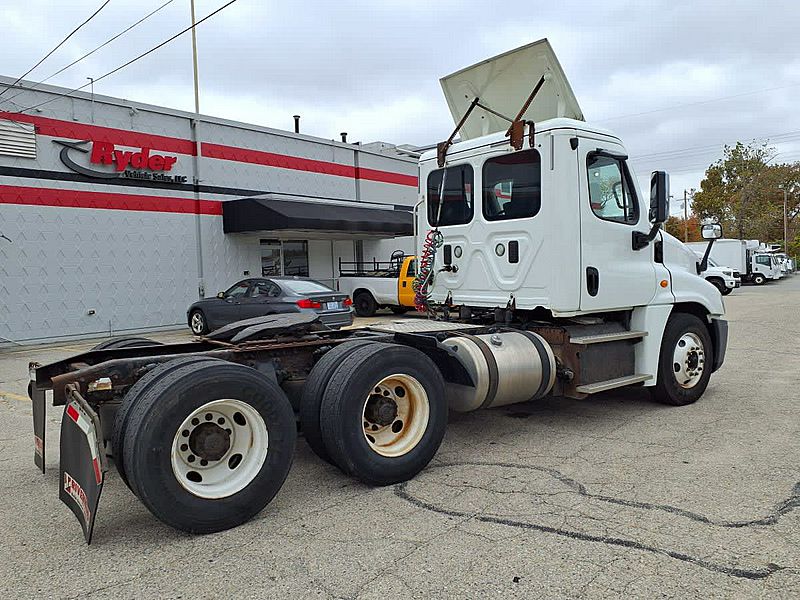 2017 Freightliner CASCADIA 125