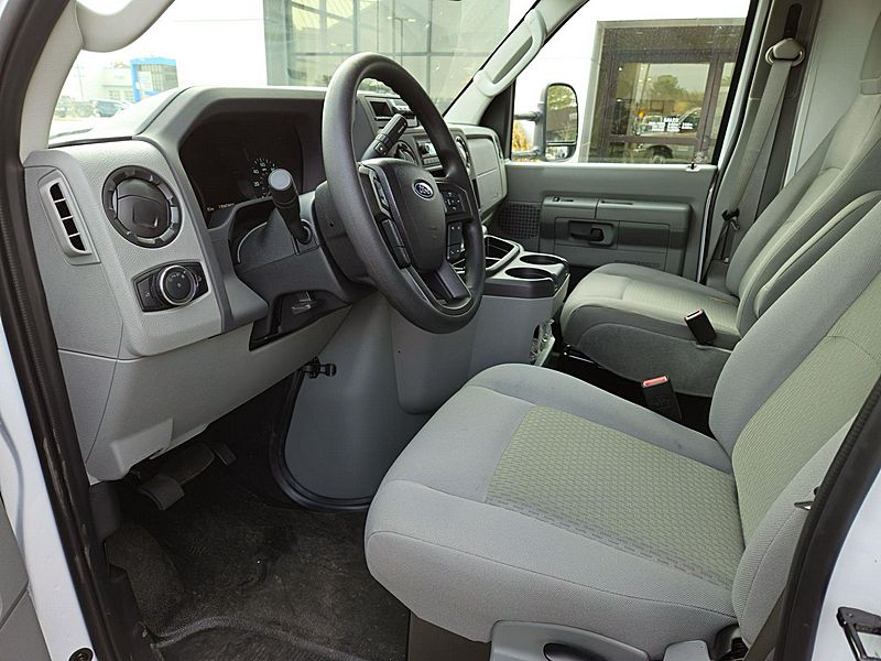 2025 Ford E350
