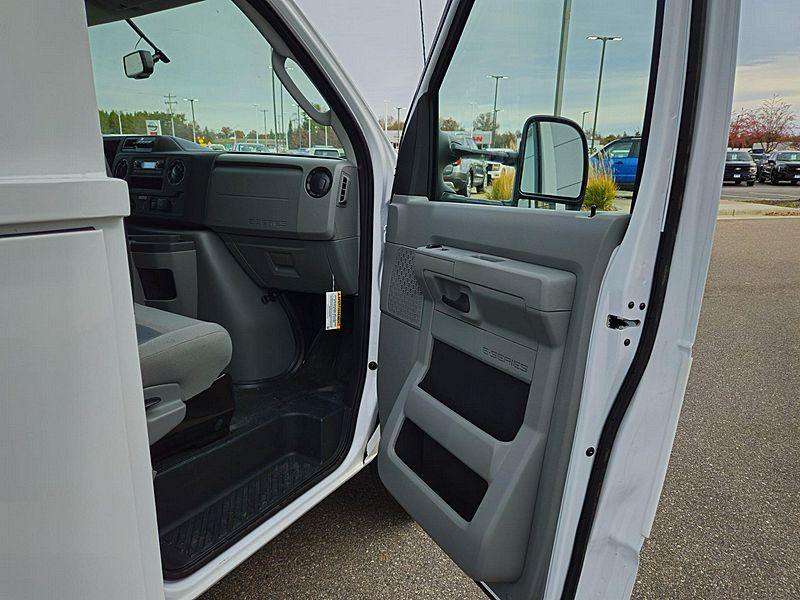 2025 Ford E350