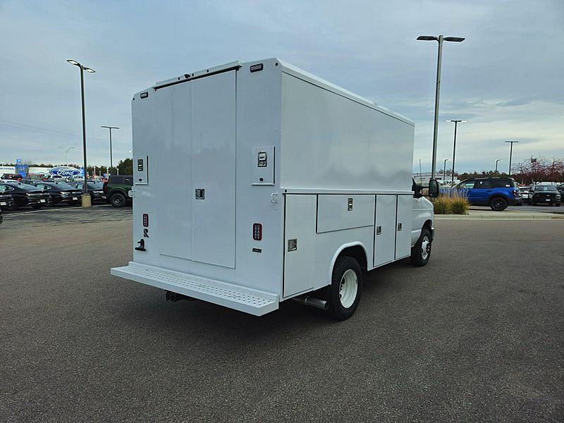 2025 Ford E350