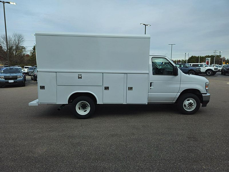 2025 Ford E350