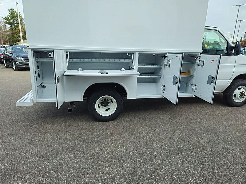 2025 Ford E350