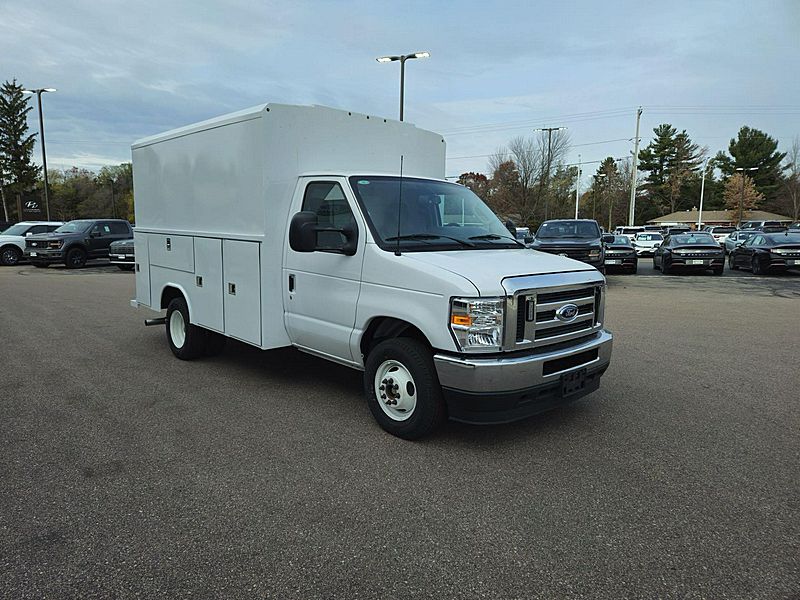 2025 Ford E350