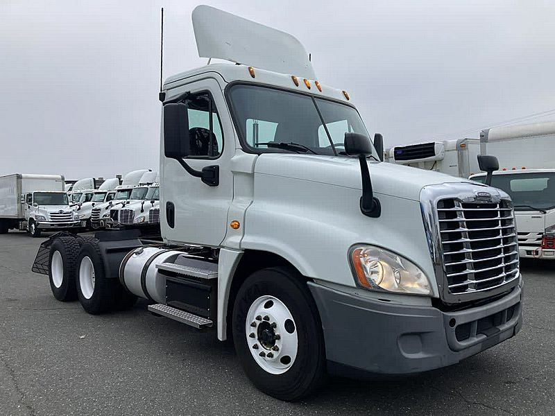 2015 Freightliner CASCADIA 125