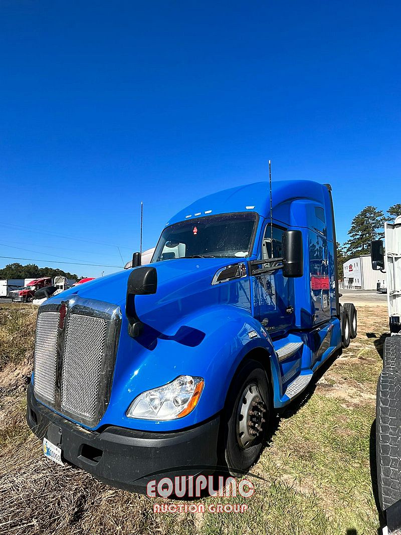 2020-kenworth-t680.2.jpg
