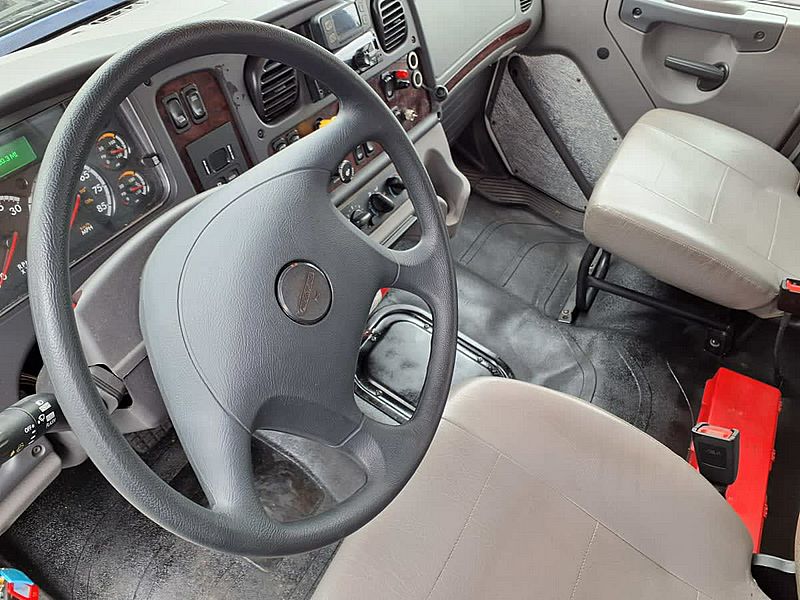 2020 Freightliner M2 106
