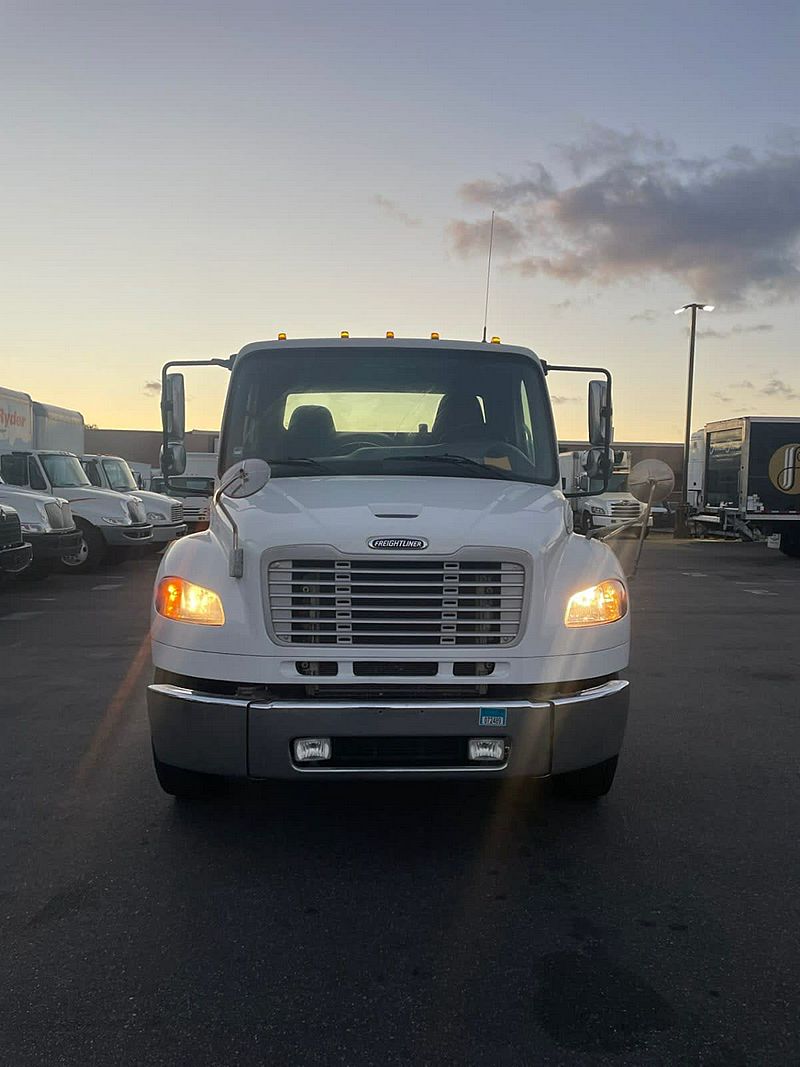 2016 Freightliner M2 106