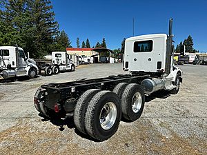 2025 Peterbilt 567
