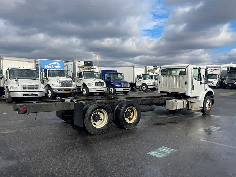 2016 Freightliner M2 106