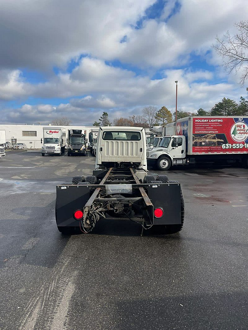 2016 Freightliner M2 106
