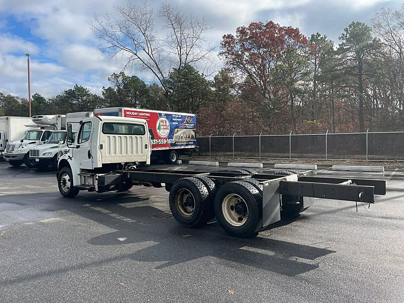 2016 Freightliner M2 106