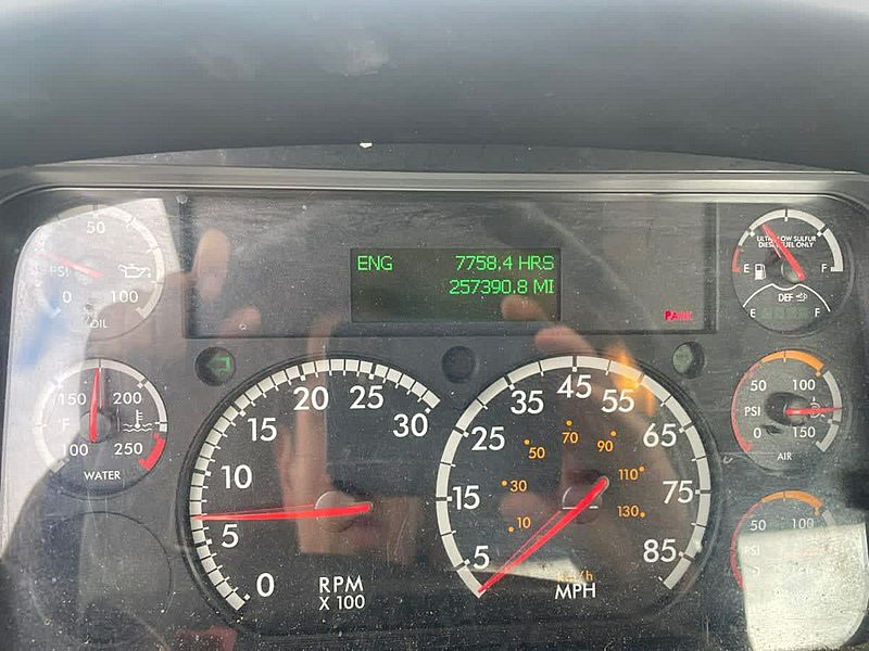 2016 Freightliner M2 106