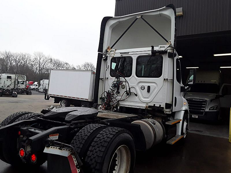 2018 Freightliner CASCADIA 113