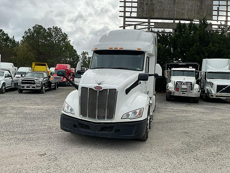 2023 Peterbilt 579