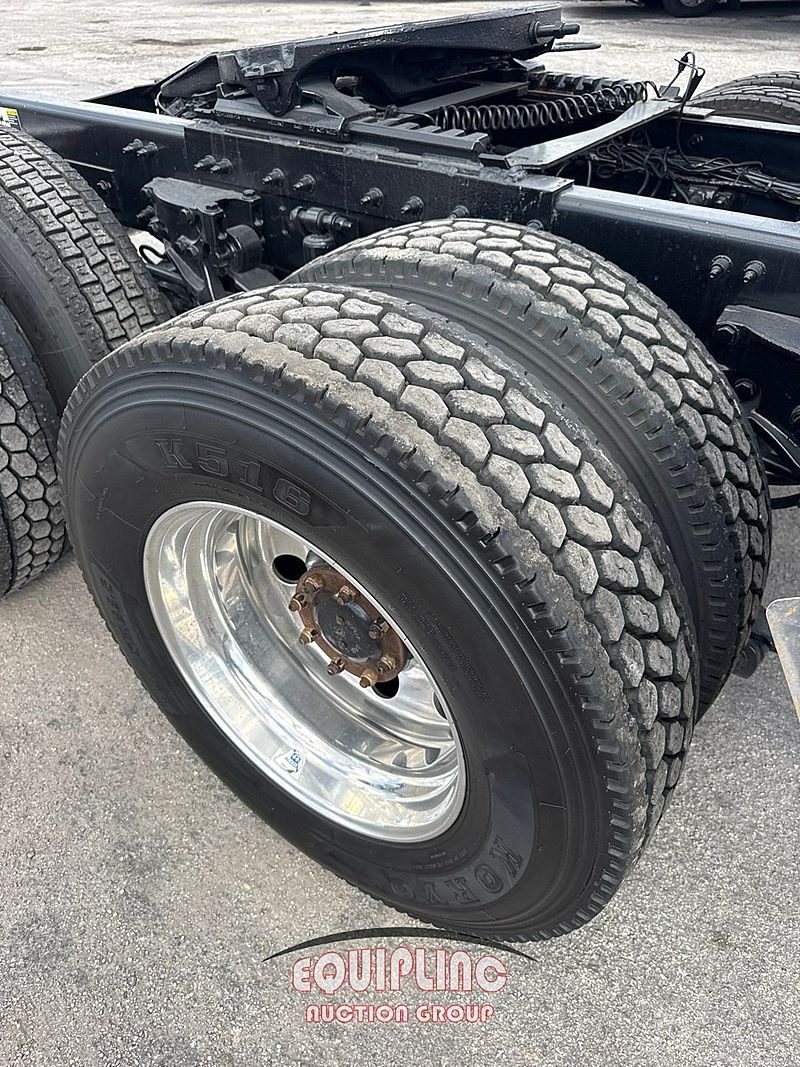 2017 Peterbilt 579