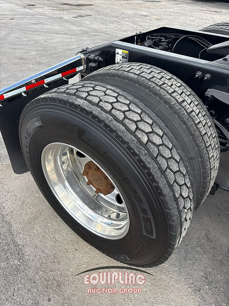 2017 Peterbilt 579