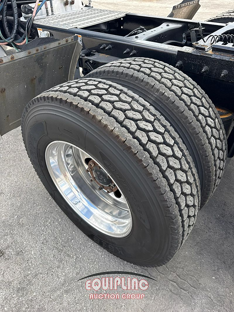 2017 Peterbilt 579